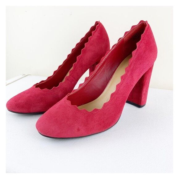 Crown Vintage Red Suede Pumps Scalloped Edges - Picture 3 of 16